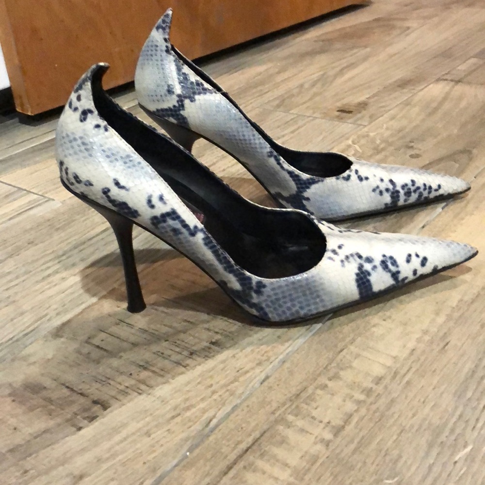 Steve Madden faux snake skin pump